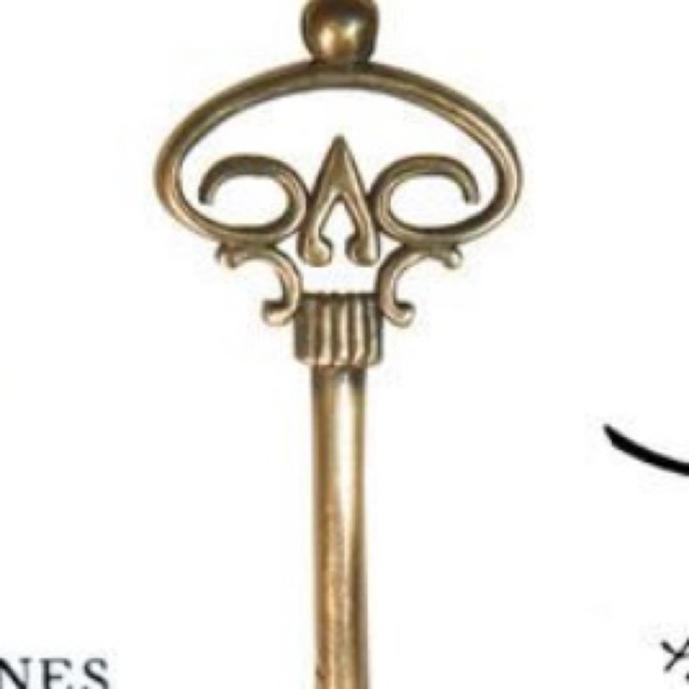 Skeleton key necklace *3 for $25*